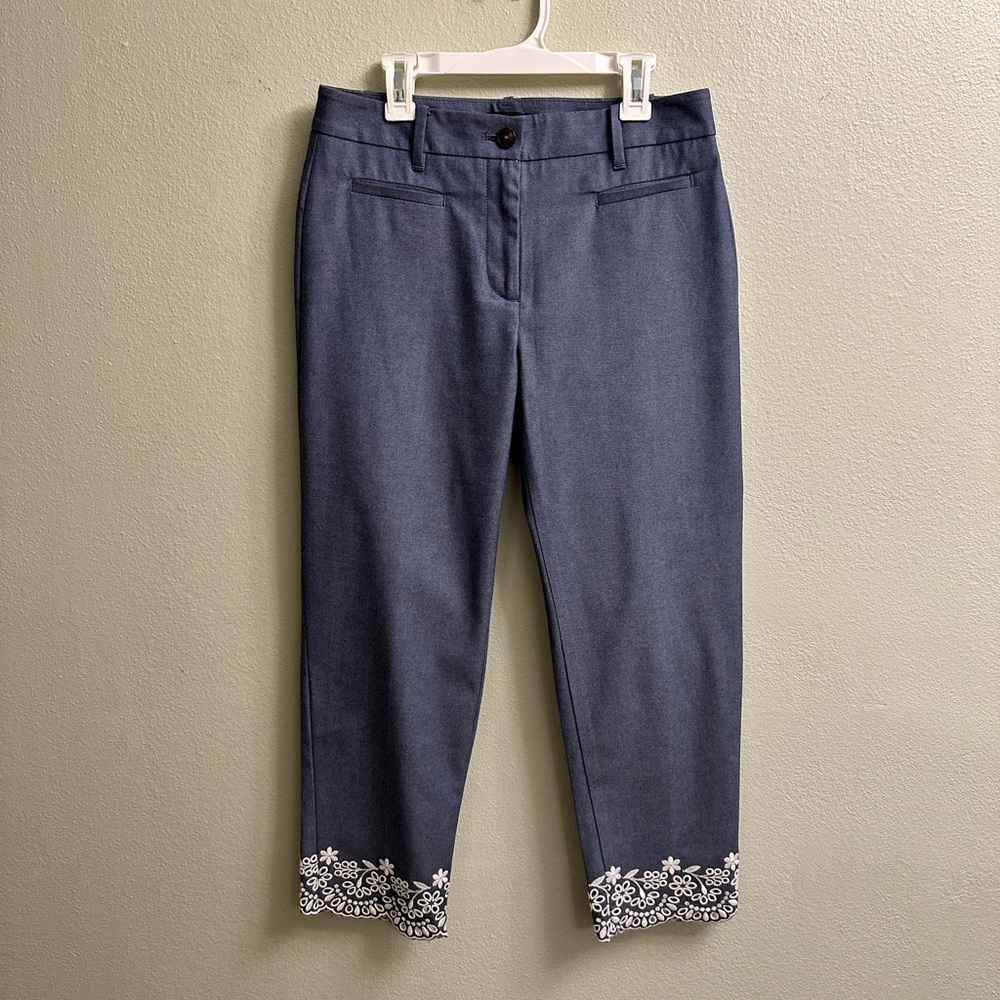 Ann Taylor High Rise Cropped Pant in Stretch Cotton with Eyelet trim Size 2P - Picture 2 of 10